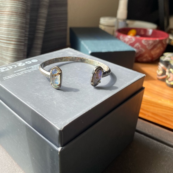 Kendra Scott gunmetal silver abalone cuff - Picture 4 of 5